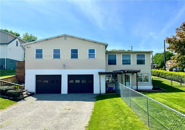2nd image of 401 N 5th St, Indiana, PA 15701 | MLS# 1750832