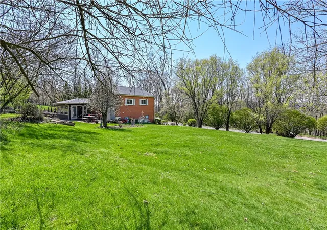 27th image of 901 Roosevelt St, Conway, PA 15027 | MLS# 1750850