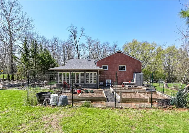 2nd image of 901 Roosevelt St, Conway, PA 15027 | MLS# 1750850