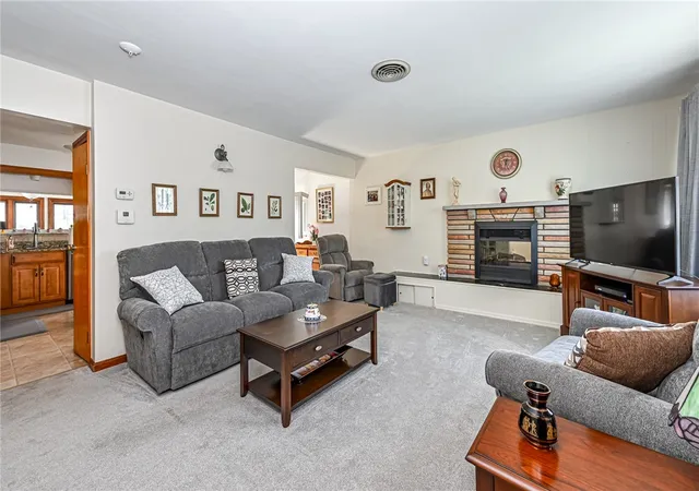 3rd image of 901 Roosevelt St, Conway, PA 15027 | MLS# 1750850