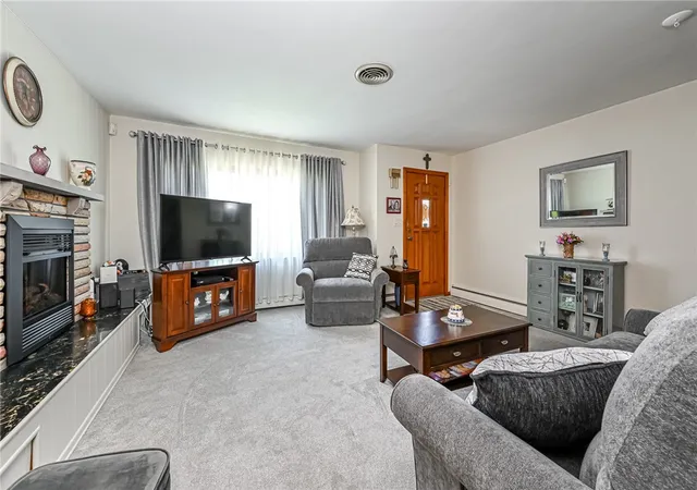 4th image of 901 Roosevelt St, Conway, PA 15027 | MLS# 1750850