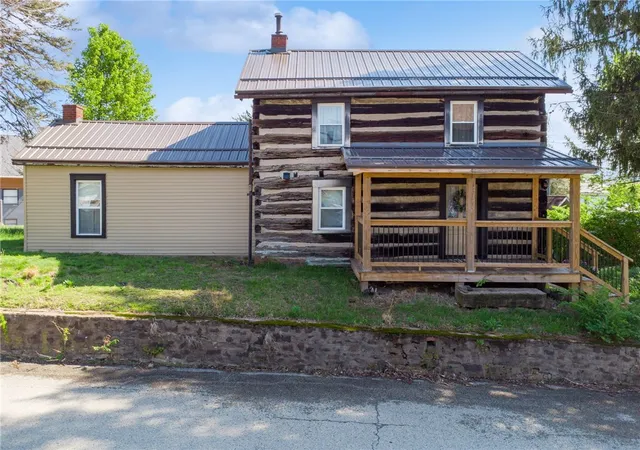 4th image of 1825 Jefferson St, Greensburg, PA 15601 | MLS# 1749866