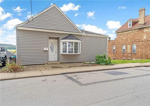 Homes for sale in Leetsdale, PA | 317 Beaver, Leetsdale, PA 15056 | MLS# 1750922