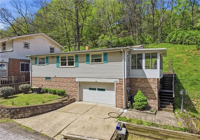Homes for sale in Lower Burrell, PA | 2983 Edgecliff Rd, Lower Burrell, PA 15068 | MLS# 1750739