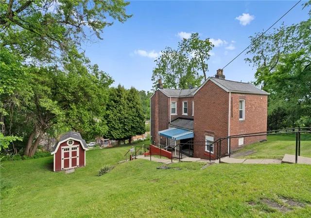 Homes for sale in Greenfield, PA | 555 Hazelwood Ave, Greenfield, PA 15207 | MLS# 1750532