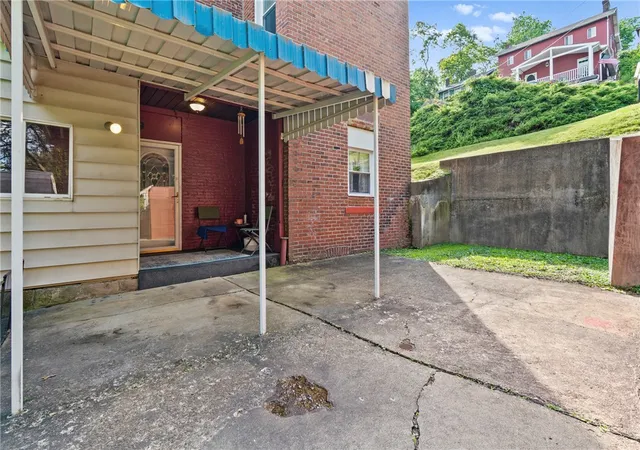 Homes for sale in Greenfield, PA | 555 Hazelwood Ave, Greenfield, PA 15207 | MLS# 1750532