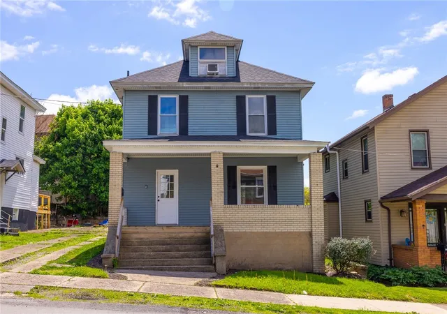 Homes for sale in Uniontown, PA | 178 Lincoln St, Uniontown, PA 15401 | MLS# 1750926