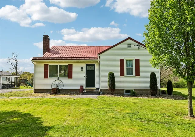 1st image of 2017 Eastbrook Road, New Castle, PA 16101 | MLS# 1750986