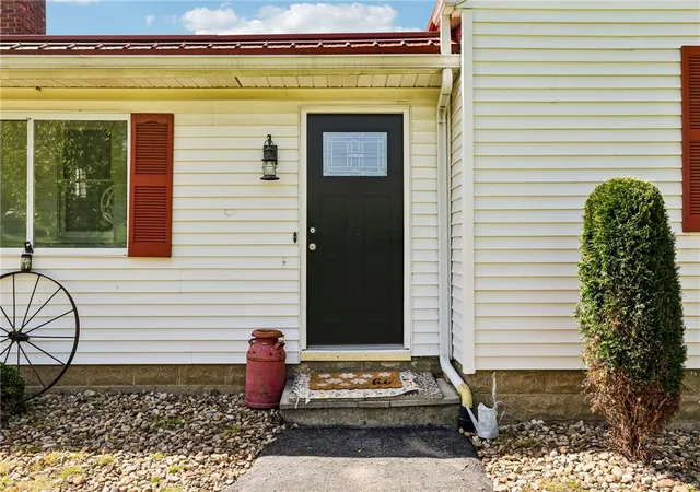 5th image of 2017 Eastbrook Road, New Castle, PA 16101 | MLS# 1750986