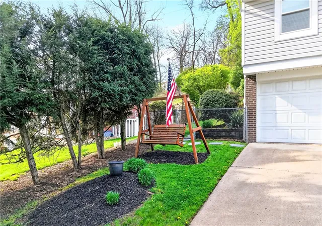 23rd image of 1032 Willow Glen Dr, Bethel Park, PA 15102 | MLS# 1751015