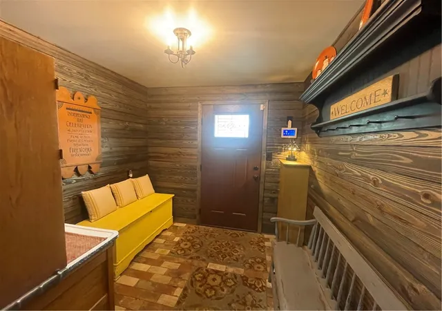 Photo 3 of Single family home for sale at 615 Westerly Ln, Ligonier, PA 15658 | MLS# 1750726 | Listing updated on 2026-09-23