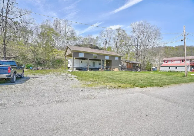 Homes for sale in Brady's Bend Twp, PA | 126 Dockside Ln, Brady's Bend Twp, PA 16028 | MLS# 1751142