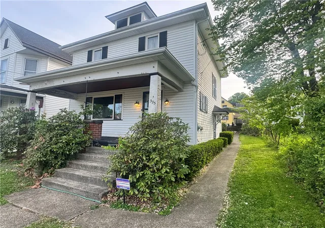 Homes for sale in Charleroi Boro, PA | 325 Crest Ave, Charleroi Boro, PA 15022 | MLS# 1750561