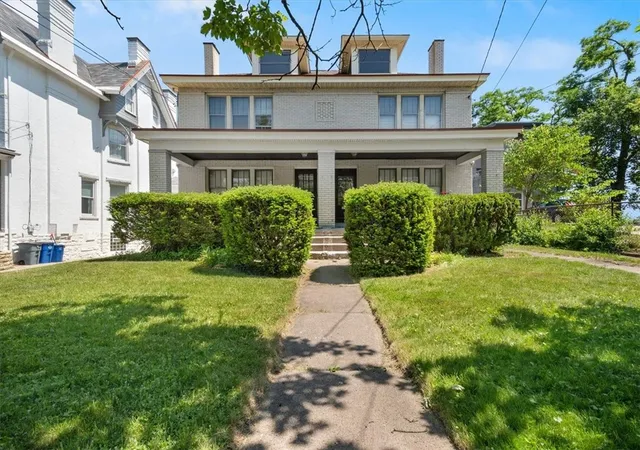 1st image of 431 Bailey Ave, Mt Washington, PA 15211 | MLS# 1750666