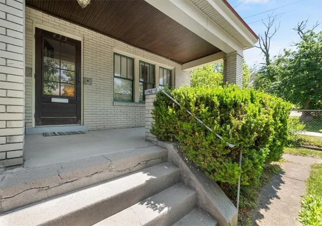 3rd image of 431 Bailey Ave, Mt Washington, PA 15211 | MLS# 1750666