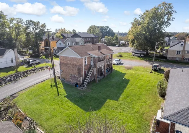 Homes for sale in New Brighton, PA | 1700 6th St, New Brighton, PA 15066 | MLS# 1750563