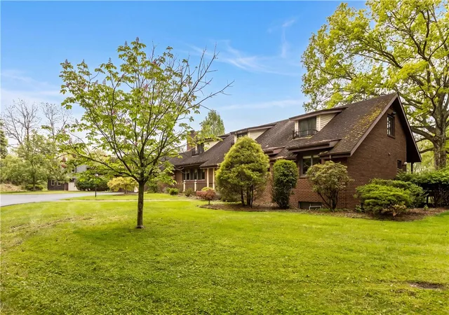 Photo 3 of Sale Pending at 4437 Twin Oaks, Murrysville, PA 15668 | MLS# 1751158 | Listing updated on 2026-07-31