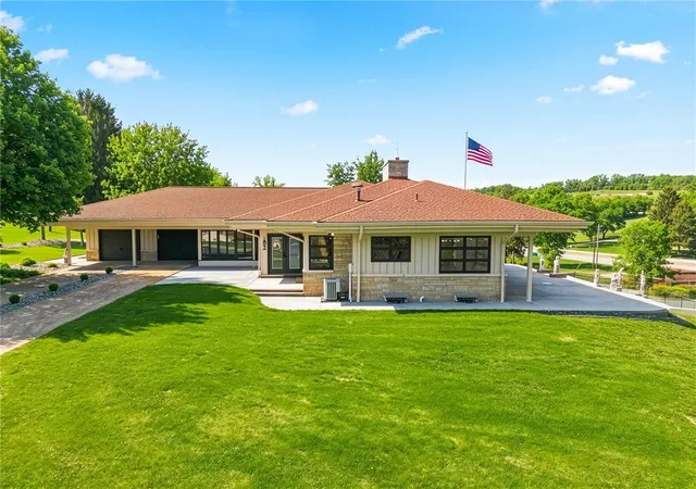 Homes for sale in Belle Vernon, PA | 102 Peasant Village Ln, Belle Vernon, PA 15012 | MLS# 1751202