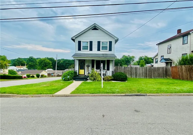 2nd image of 1628 21st Ave, Patterson Twp, PA 15010 | MLS# 1751145