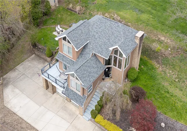 3rd image of 512 Argonne Blvd, Ellwood City, PA 16117 | MLS# 1751223