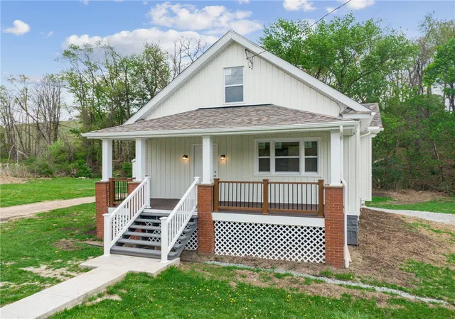 2nd image of 592 & 594 Mcmichael Rd, Robinson Twp, PA 15205 | MLS# 1751056