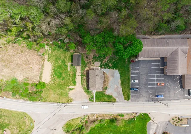 3rd image of 592 & 594 Mcmichael Rd, Robinson Twp, PA 15205 | MLS# 1751056