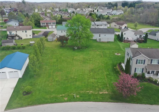 3rd image of 1303 Brierwood Dr, Somerset Boro, PA 15501 | MLS# 1751266