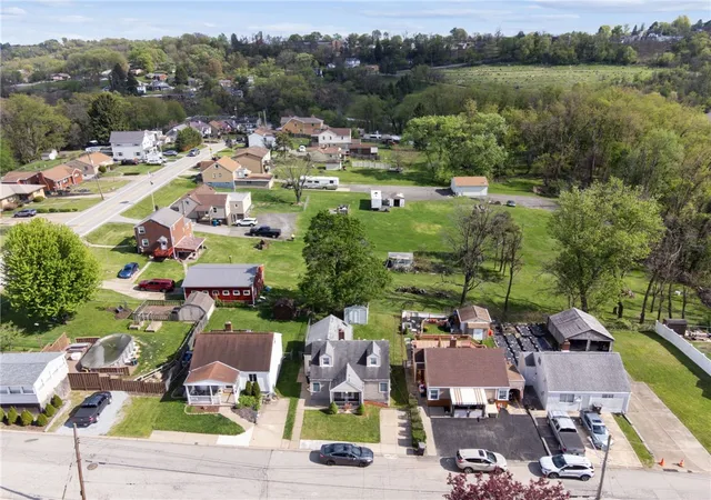 Photo 2 of Single family home for sale at 816 Steiner St, Pittsburgh, PA 15227 | MLS# 1751070 | Listing updated on 2026-06-15