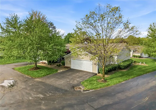 Photo 3 of Condo for sale at 6 Golfwood Dr, Hermitage, PA 16148 | MLS# 1751216 | Listing updated on 2026-07-06