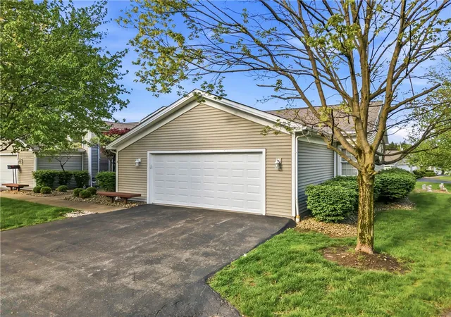 Photo 3 of Condo for sale at 6 Golfwood Dr, Hermitage, PA 16148 | MLS# 1751216 | Listing updated on 2026-07-06