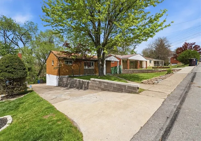 Homes for sale in Baldwin Boro, PA | 443 Ruthwood Ave, Baldwin Boro, PA 15227 | MLS# 1751388