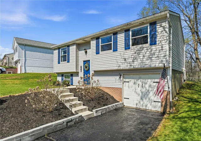 Photo 2 of Sale Pending at 116 Partridge Run Rd, Gibsonia, PA 15044 | MLS# 1751262 | Listing updated on 2026-09-22