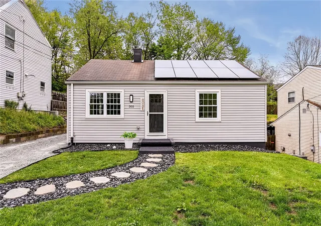 Homes for sale in Monroeville, PA | 305 Victoria Dr, Monroeville, PA 15146 | MLS# 1751007