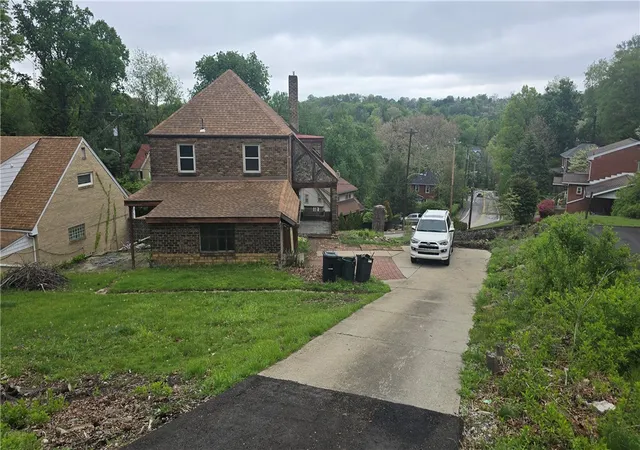 Homes for sale in Forest Hills Boro, PA | 114 Braddock Rd, Forest Hills Boro, PA 15221 | MLS# 1751435