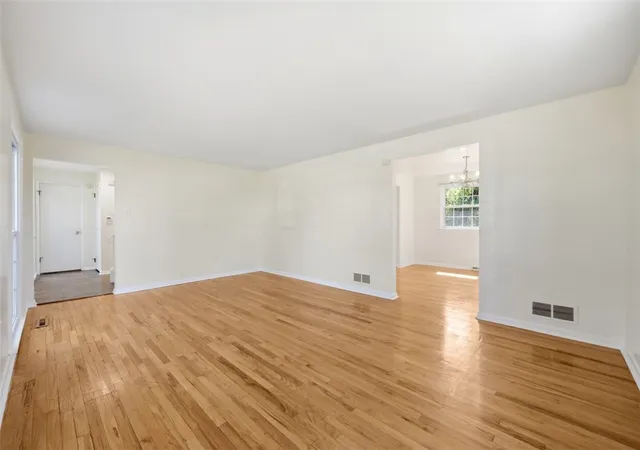 Photo 4 of Single family home for sale at 123 Point Vue Dr, Pittsburgh, PA 15237 | MLS# 1751079 | Listing updated on 2026-06-17