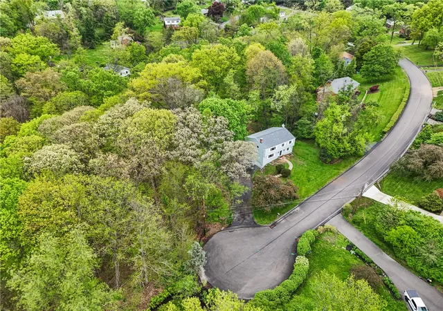 42nd image of 111 Greyfriar Dr, Pittsburgh, PA 15215 | MLS# 1750844