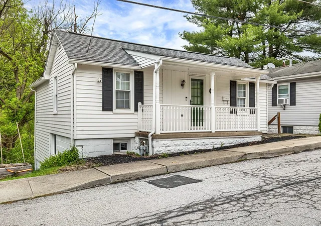 Homes for sale in Export, PA | 2842 Italy Rd, Export, PA 15632 | MLS# 1751349