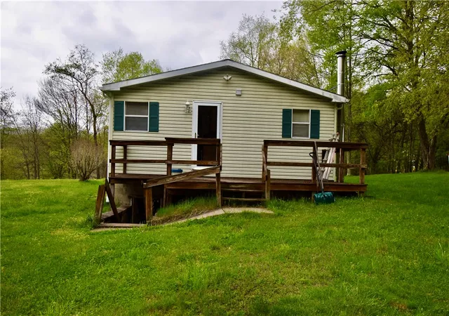 Photo 4 of Sale Pending at 375 Brewer Rd, Saxonburg, PA 16056 | MLS# 1750862 | Listing updated on 2026-07-01