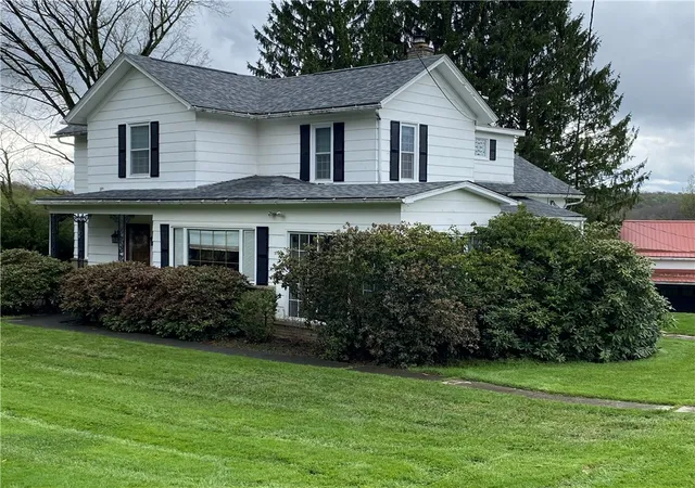 Homes for sale in Sugarcreek Boro, PA | 147 Warren Rd, Sugarcreek Boro, PA 16323 | MLS# 1751500