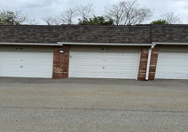 Photo 2 of Sale Pending at 409 Clubhouse Dr, Washington, PA 15301 | MLS# 1751269 | Listing updated on 2026-06-29