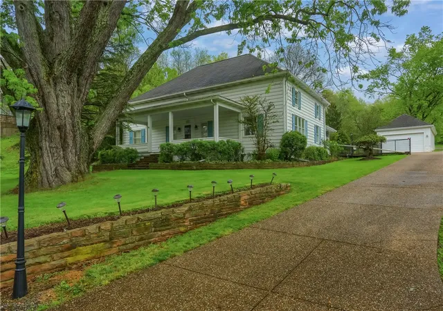 Photo 4 of Single family home for sale at 796 Bebout Rd, Venetia, PA 15367 | MLS# 1751486 | Listing updated on 2026-05-04