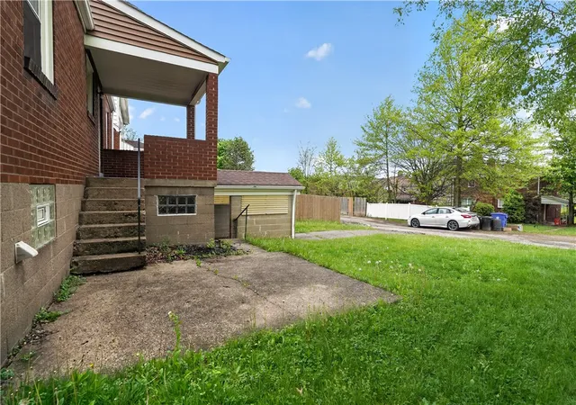 Homes for sale in Mc Keesport, PA | 1019 Washington St, Mc Keesport, PA 15132 | MLS# 1750305