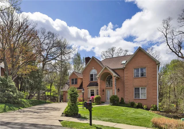 2nd image of 9007 Hampshire Ct, Pittsburgh, PA 15237 | MLS# 1751323
