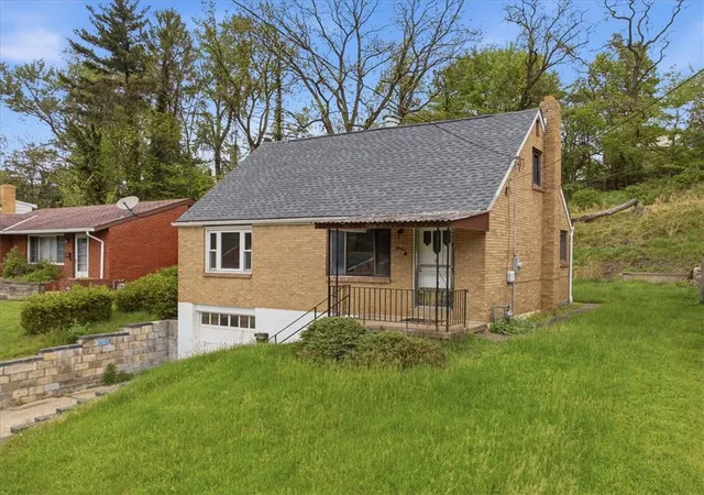 2nd image of 148 Dorothy Dr, Penn Hills, PA 15235 | MLS# 1751077