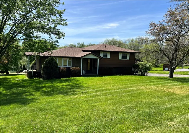 Homes for sale in Derry Twp, PA | 880 Pizza Barn Rd, Derry Twp, PA 15717 | MLS# 1751169