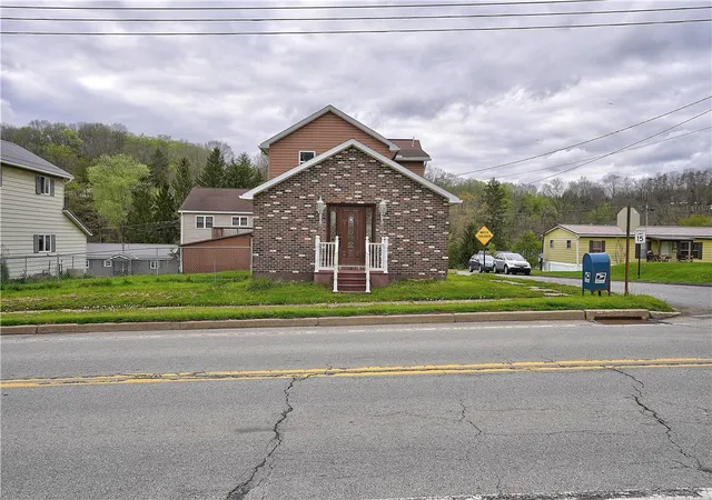 1st image of 117 West Broad St, South Bethlehem Boro, PA 16242 | MLS# 1751576