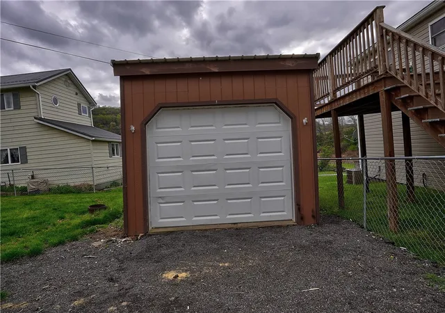 32nd image of 117 West Broad St, South Bethlehem Boro, PA 16242 | MLS# 1751576