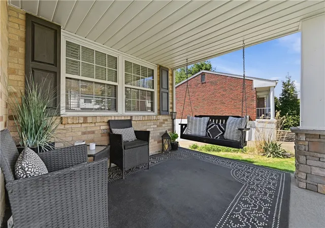 Homes for sale in Kennedy Twp, PA | 4023 Crabapple Dr, Kennedy Twp, PA 15136 | MLS# 1751625