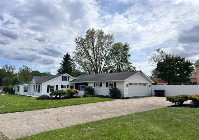Homes for sale in Conneaut Lake, PA | 11753 Oakview Rd, Conneaut Lake, PA 16316 | MLS# 1751630