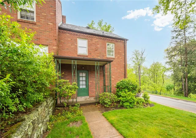 2nd image of 611 Olympia Road, Mt Washington, PA 15211 | MLS# 1751648